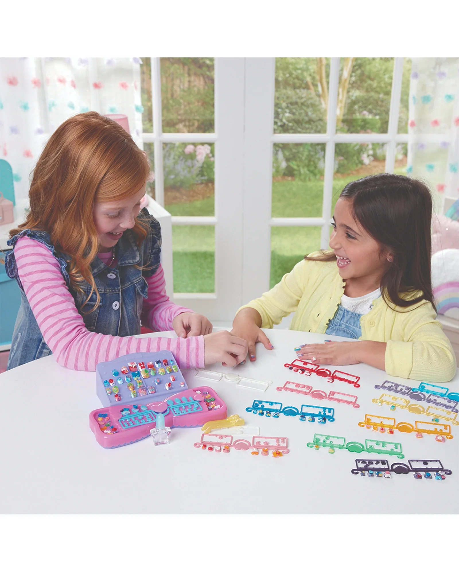 Aquabeads - Design 'n' Display Nail Studio - Image 6