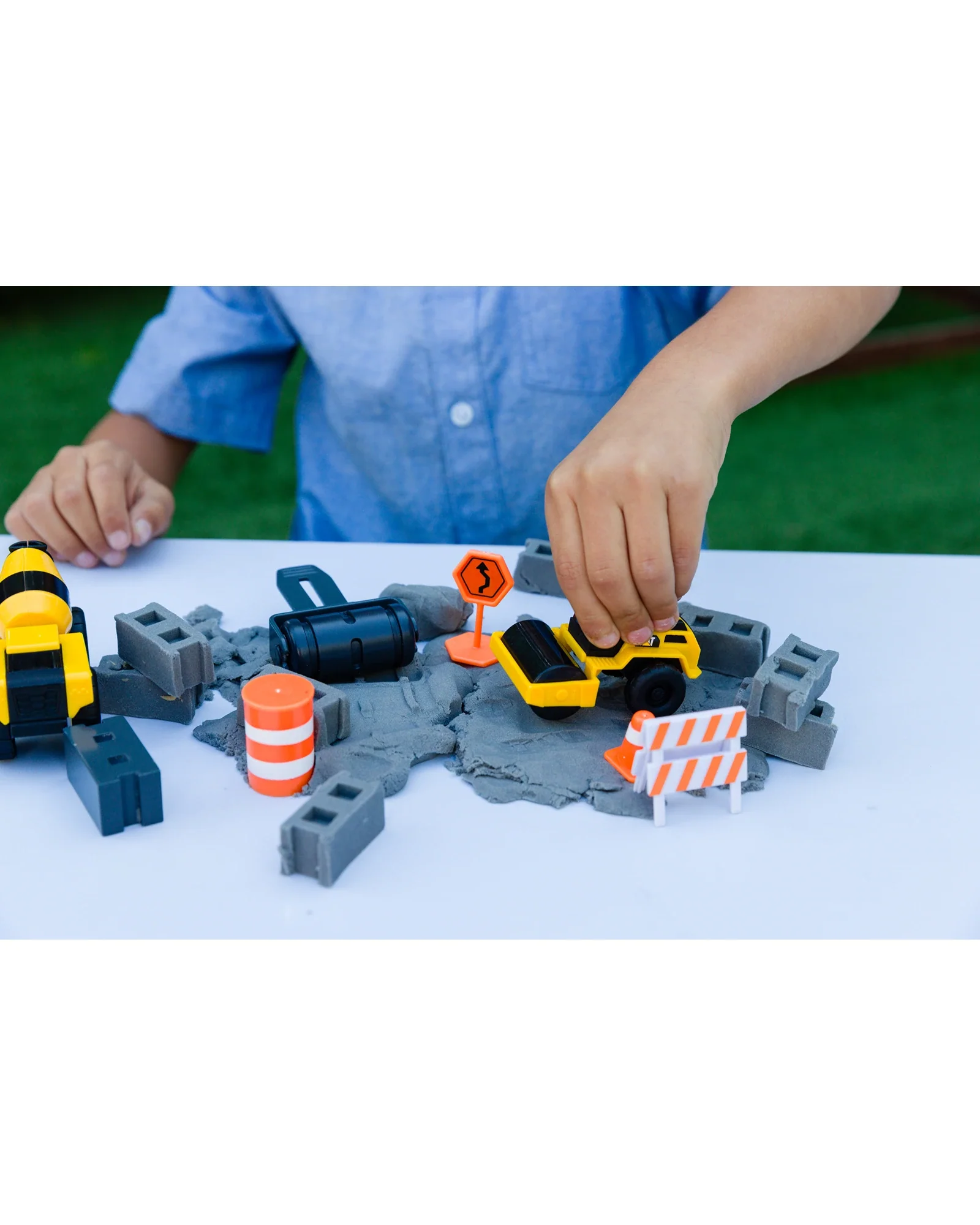 CAT Dig n Build 10oz w Two Vehicles Assorted - Image 6