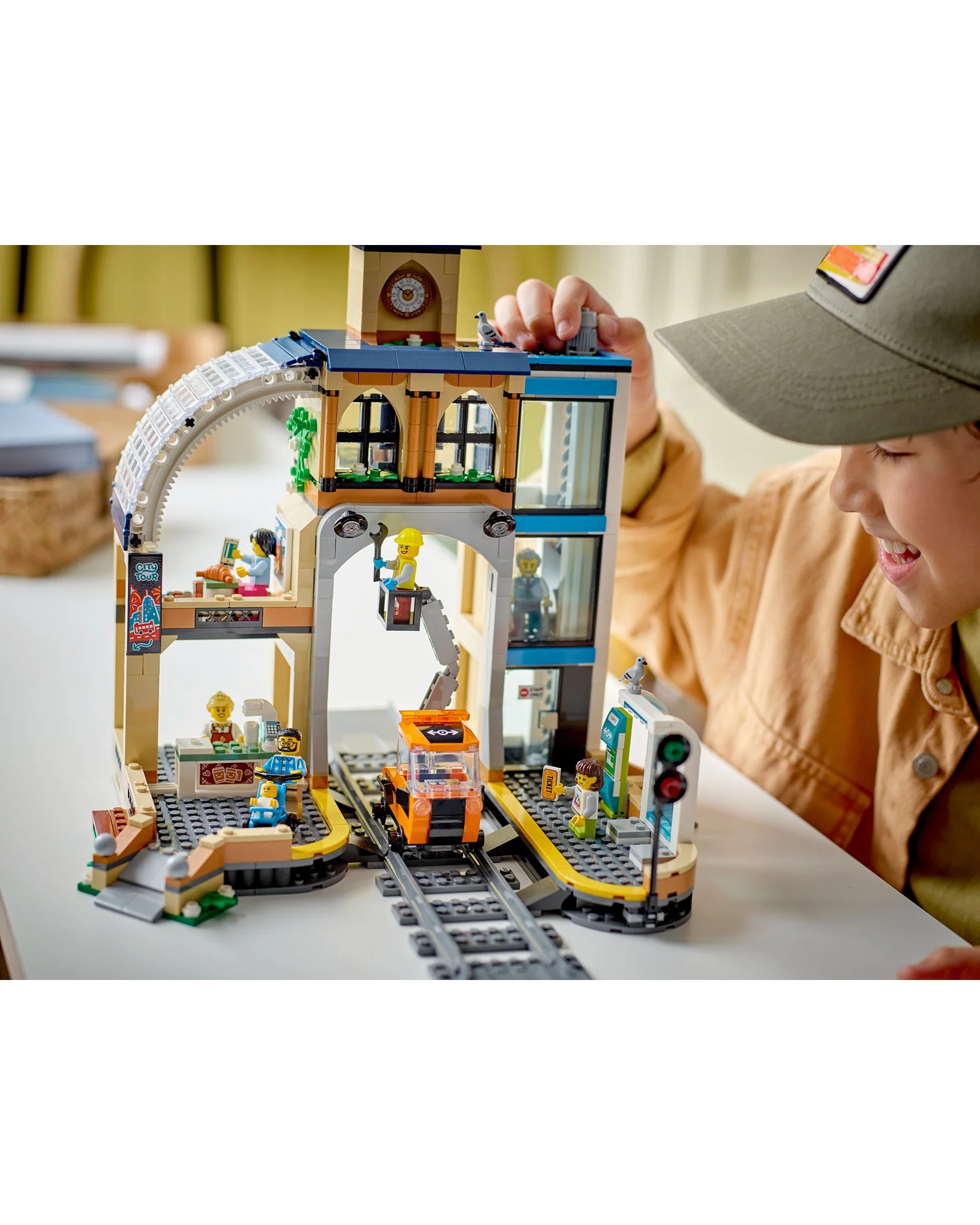 60469 Central Train Station - Image 5