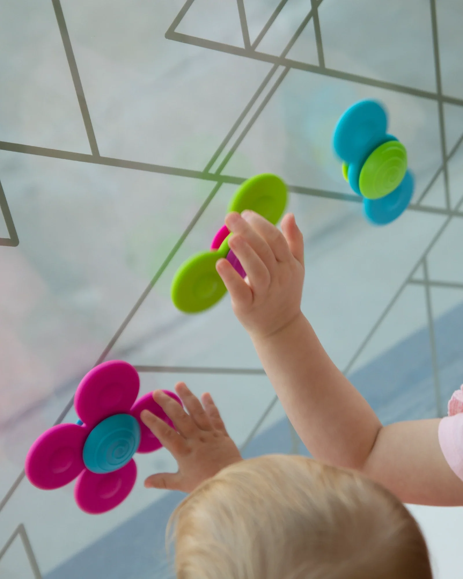 Fat Brain Whirly Squigz - Image 4