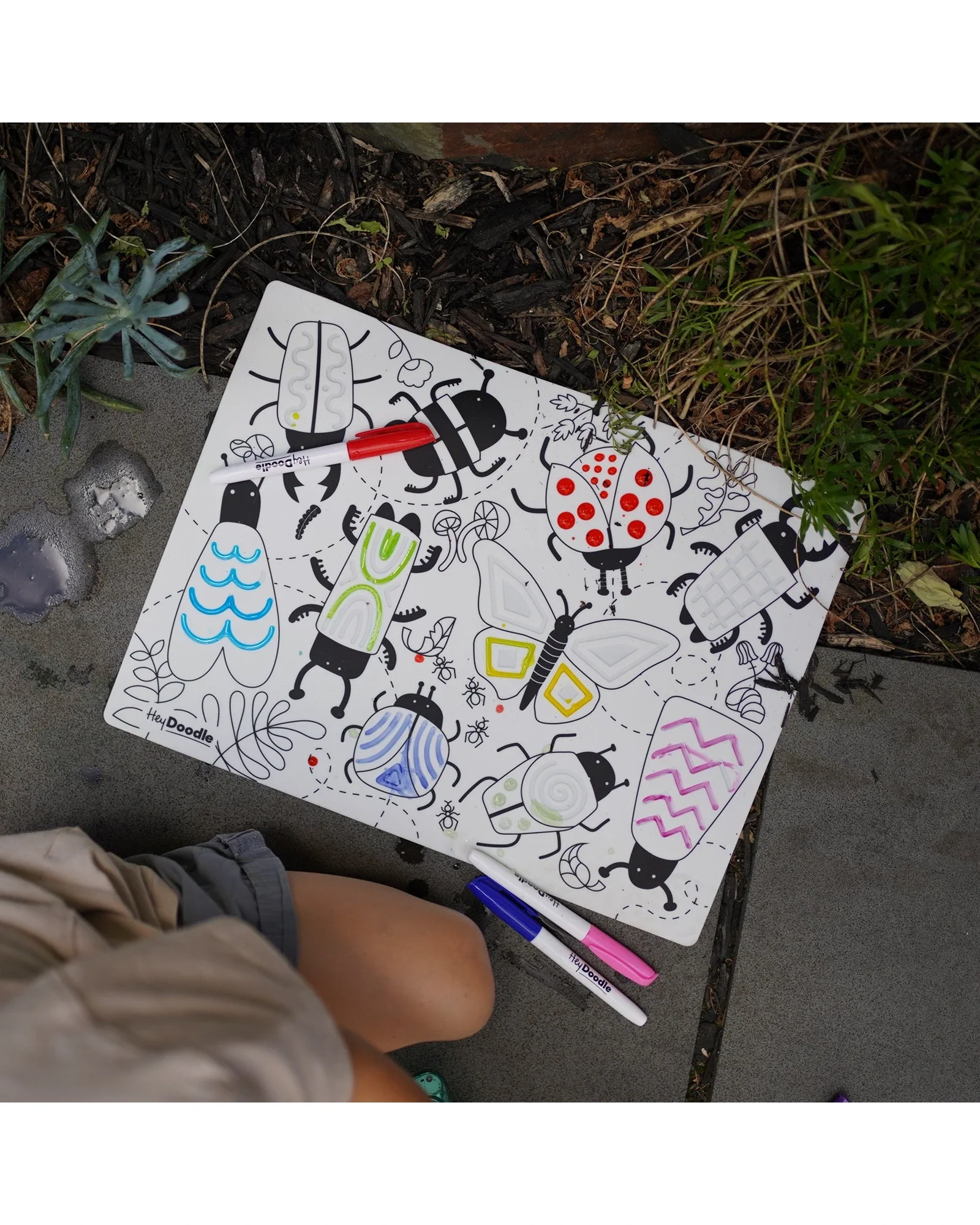 HeyDoodle Busy Bugs Sensory Colouring & Doodle Mat - Image 5