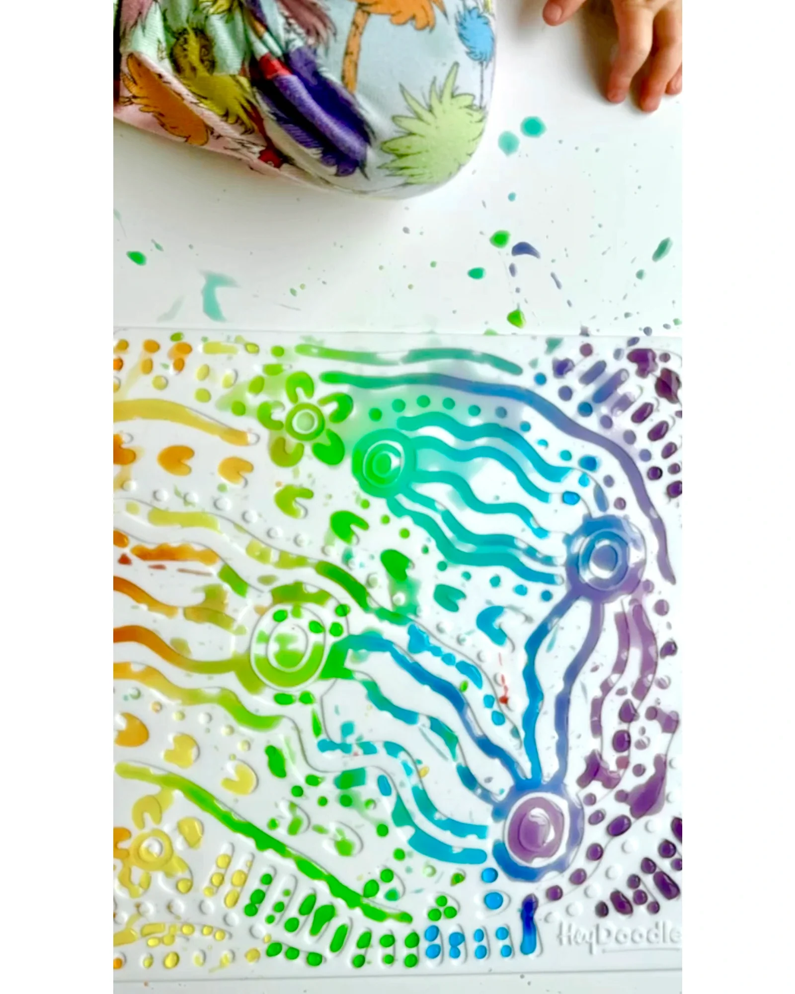 HeyDoodle Whispering Waters Sensory Colouring & Doodle Mat - Image 3
