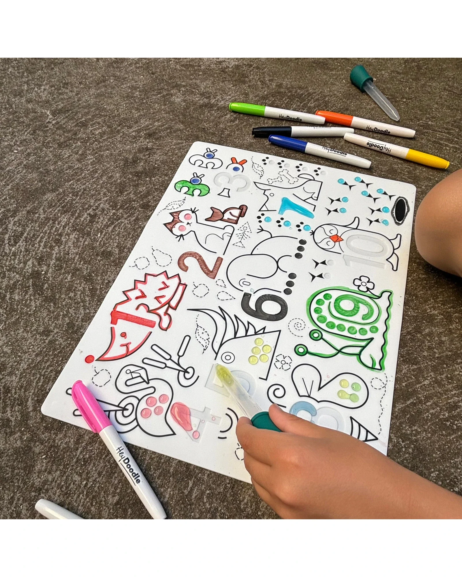 HeyDoodle Wild Digits Sensory Colouring & Doodle Mat - Image 5