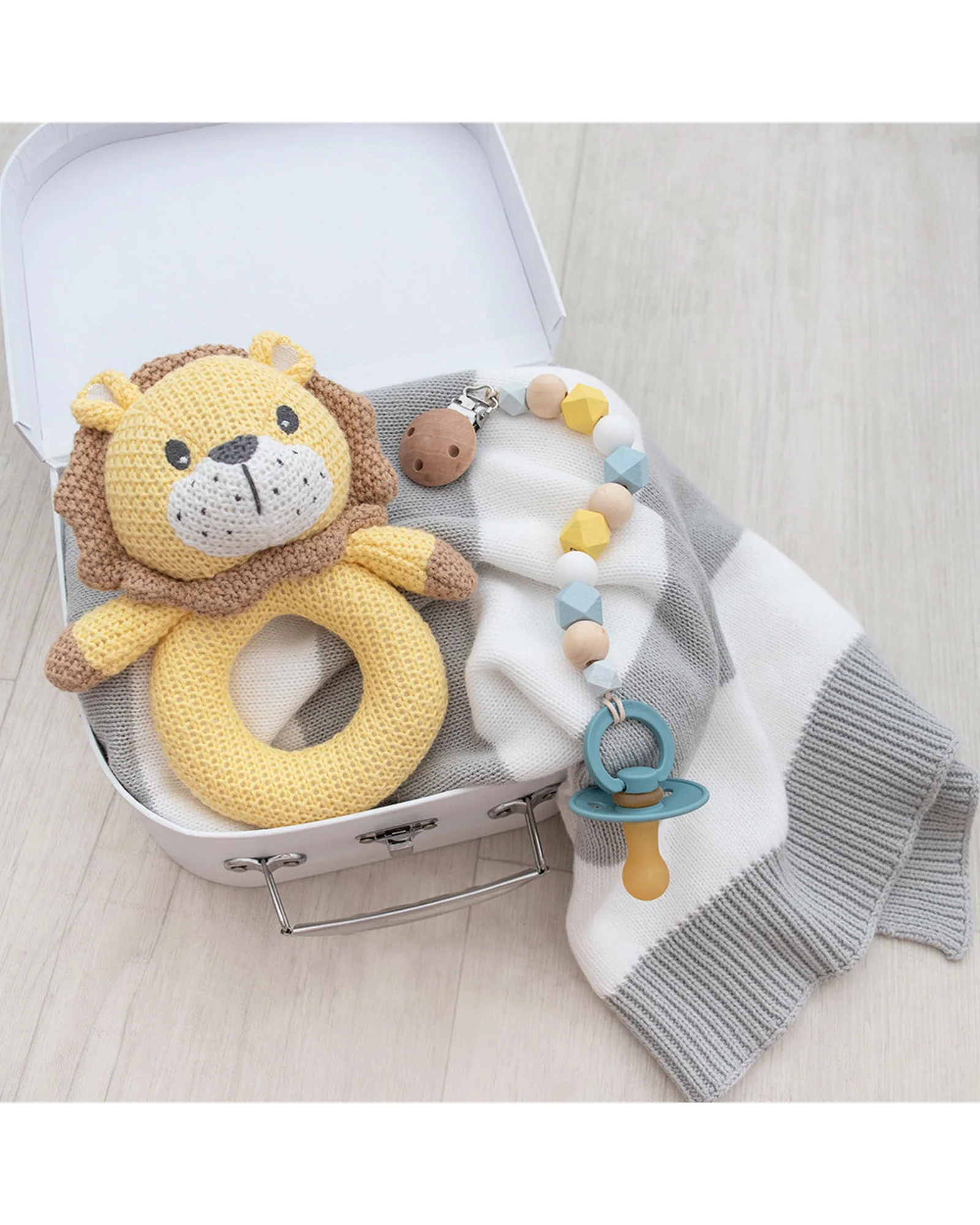 Knitted Ring Rattle Leo the Lion - Image 2