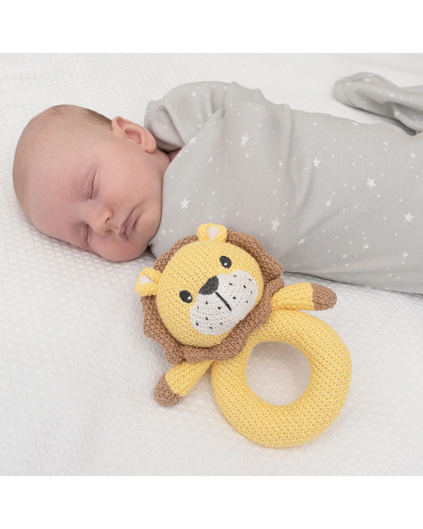 Knitted Ring Rattle Leo the Lion - Image 4