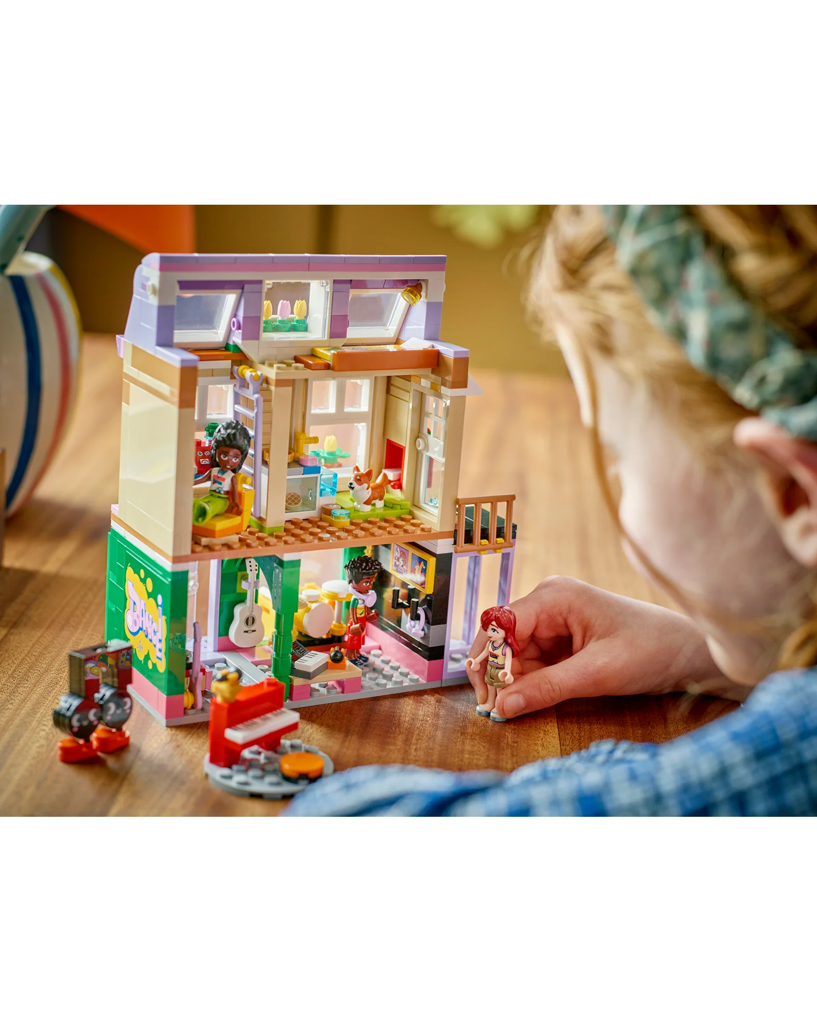 42653 Music Store & Apartment - Image 3