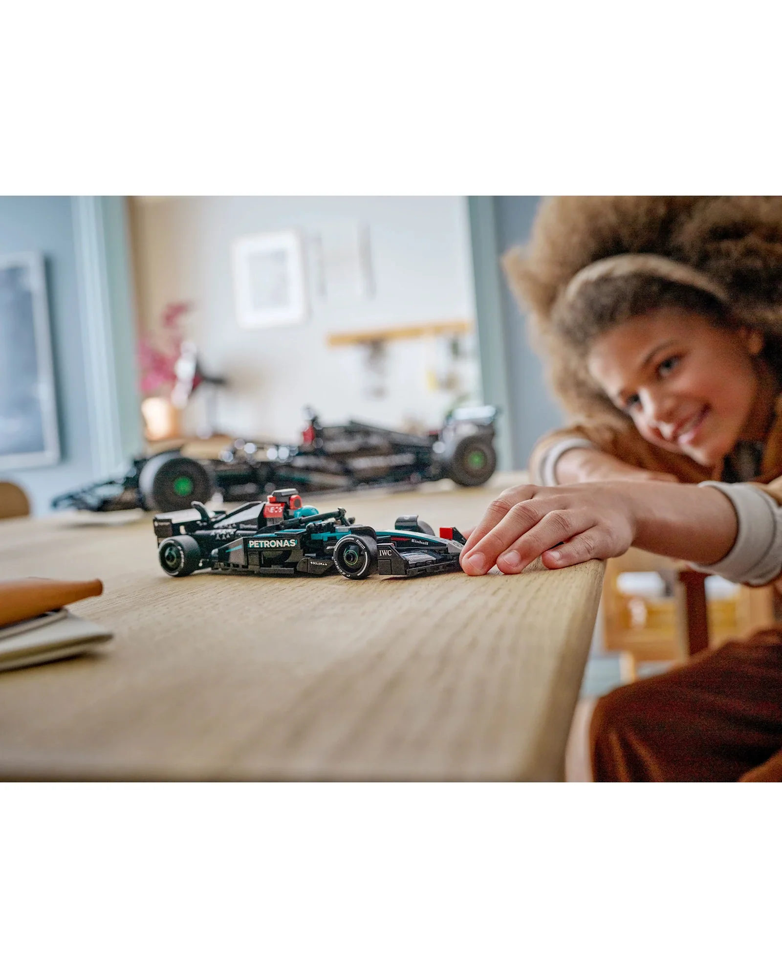 77244 Mercades-AMG F1 W15 Race Car - Image 9