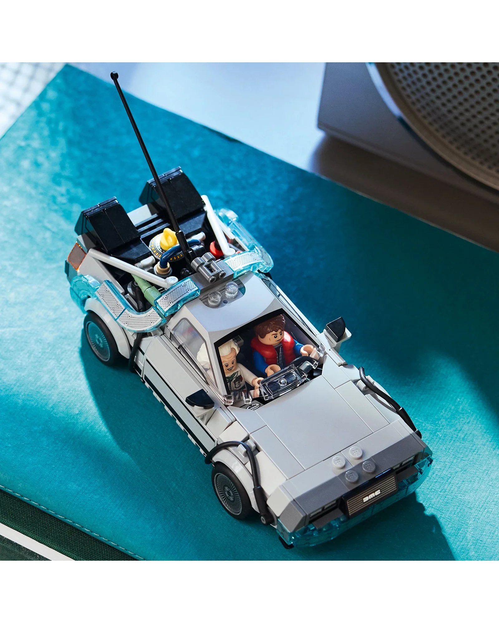 77256 Time Machine from Back to the Future - Image 2
