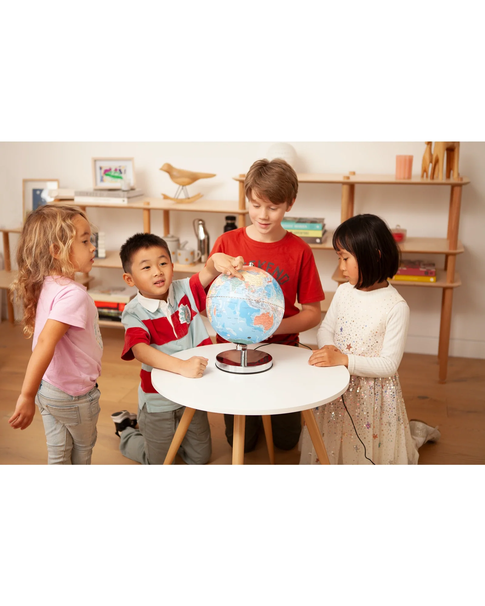 Explorer Globe with Touch Sensor Light 25cm - Image 6